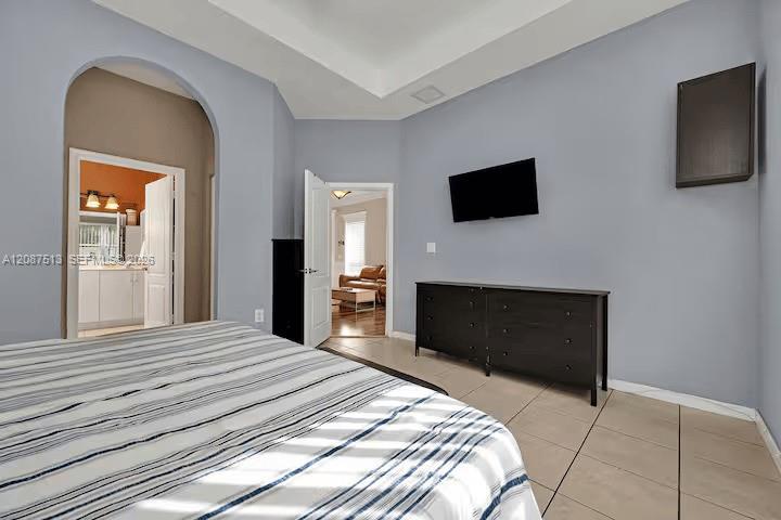2327 NE 37th Terrace