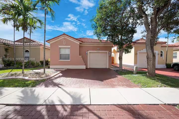 2327 NE 37th Terrace