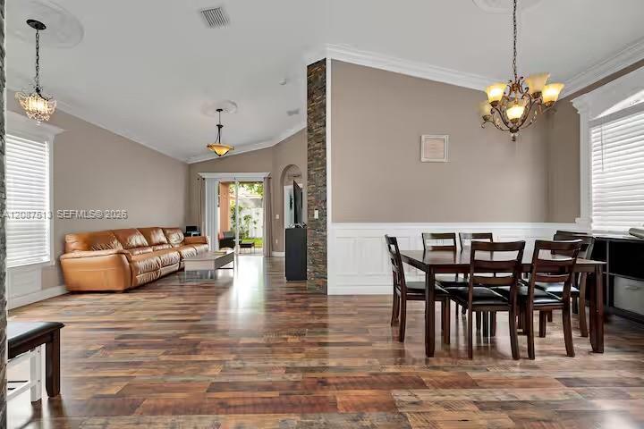 2327 NE 37th Terrace