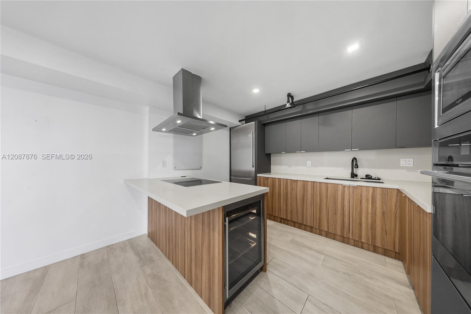 1000 Quayside Terrace
