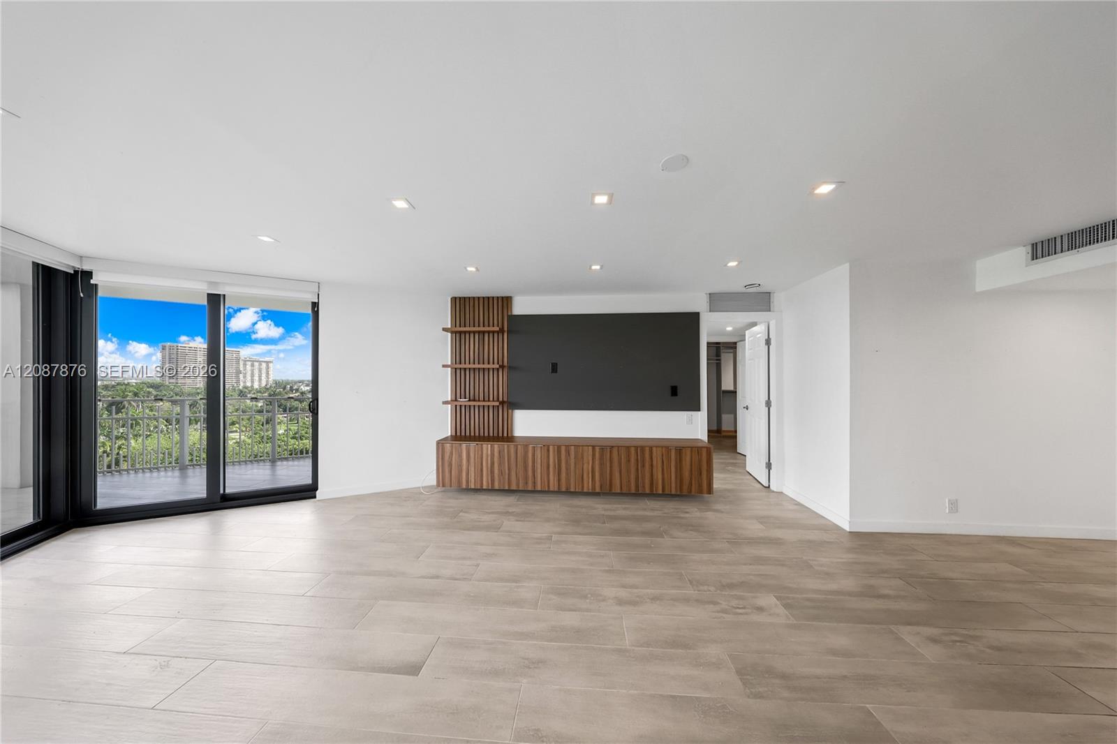 1000 Quayside Terrace