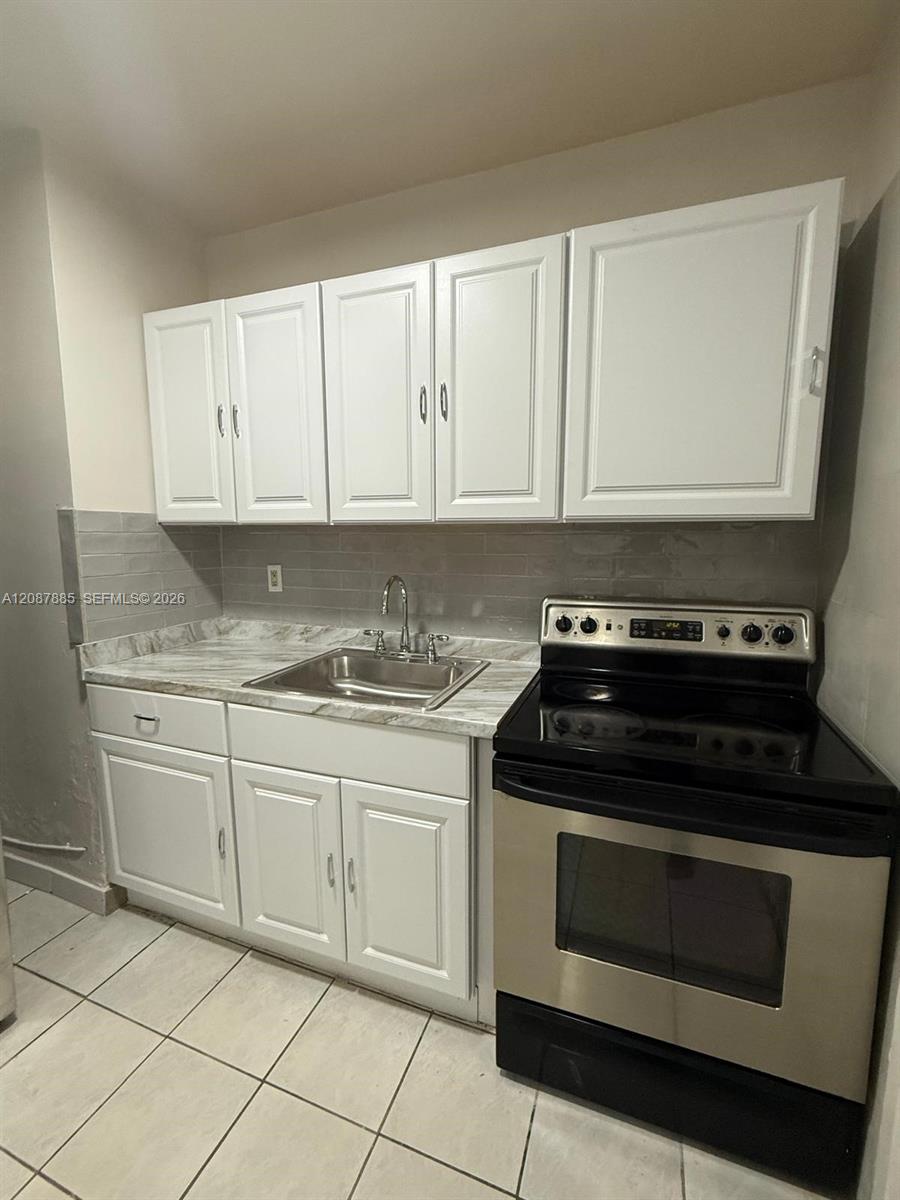 2484 SW 10th Street