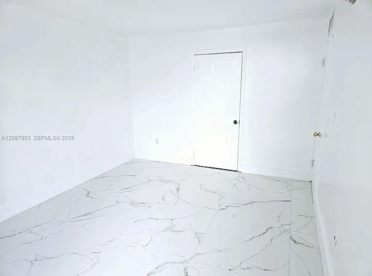 9682 Fontainebleau Boulevard