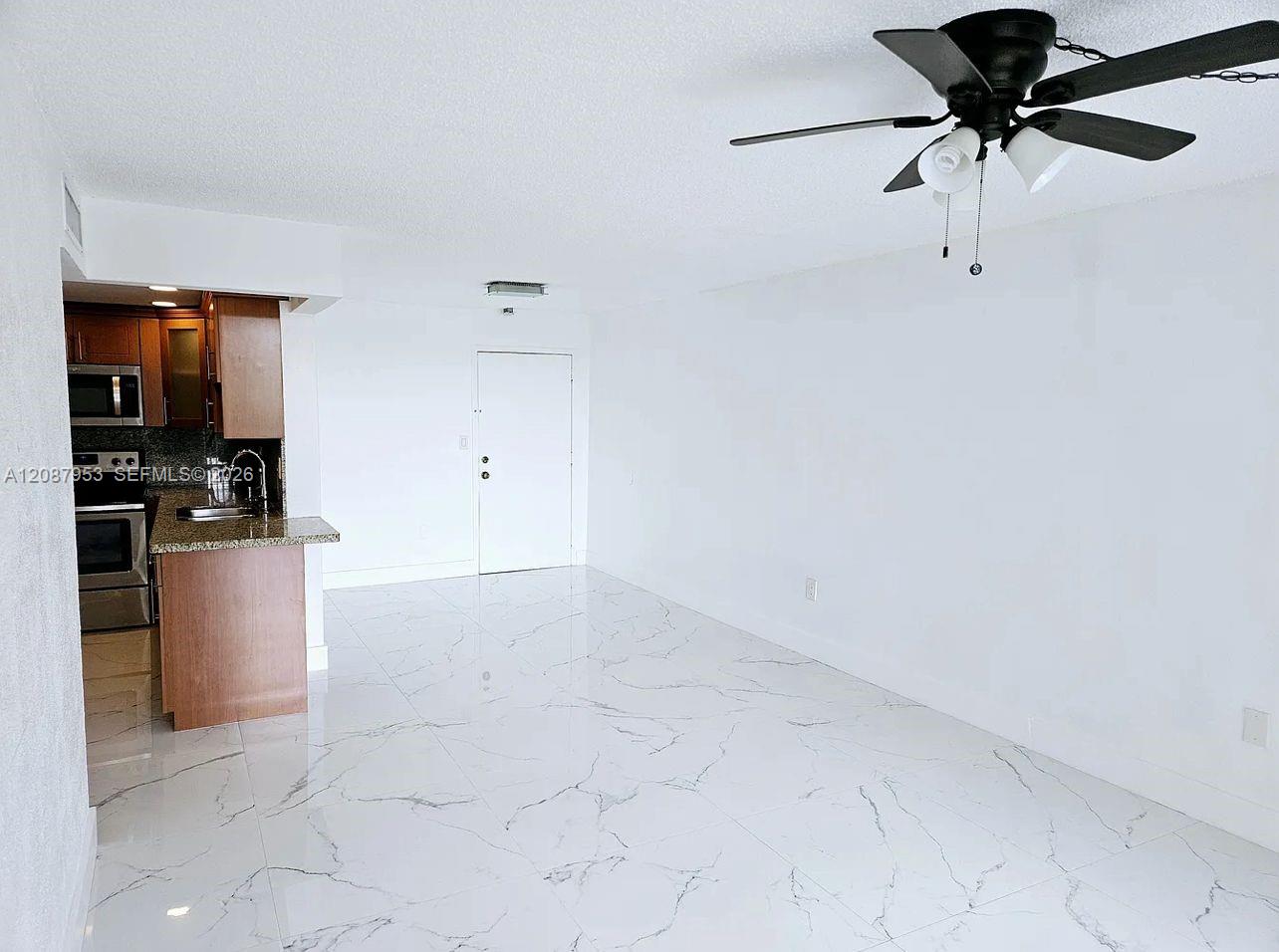 9682 Fontainebleau Boulevard