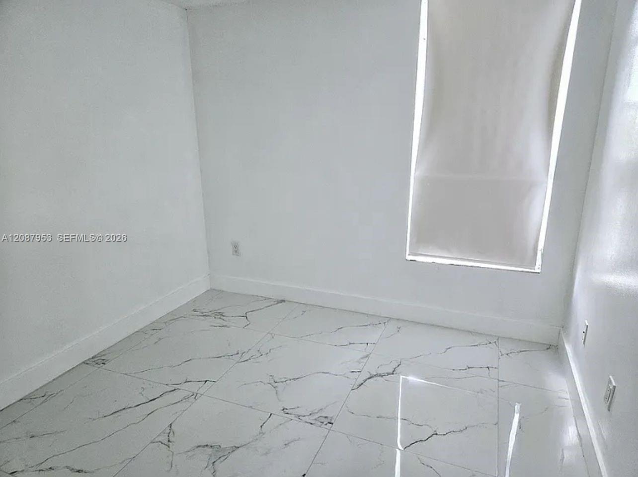 9682 Fontainebleau Boulevard