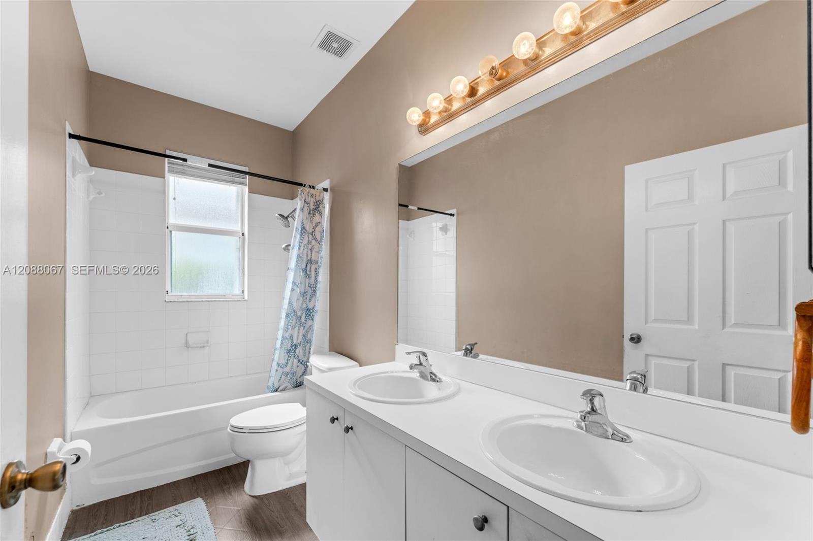 3985 NE 15th Street