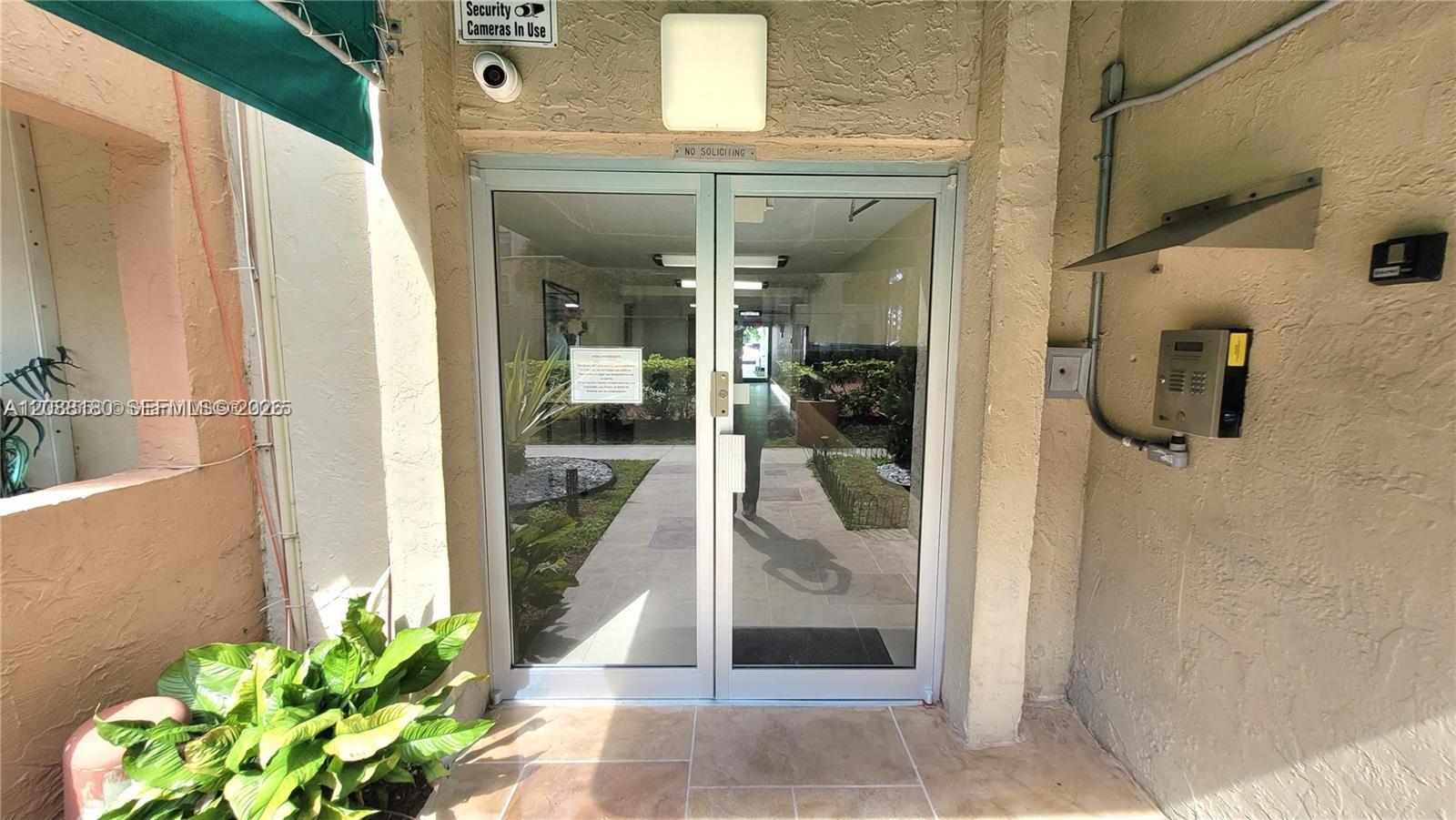 9360 Fontainebleau Boulevard