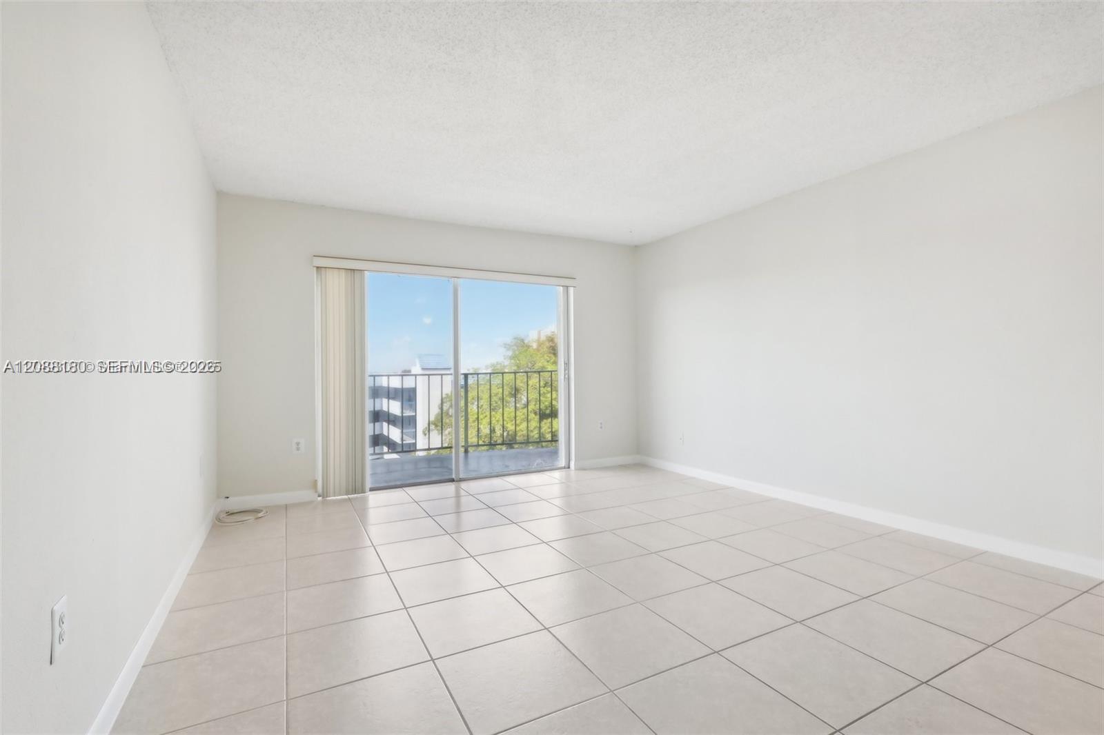 9360 Fontainebleau Boulevard