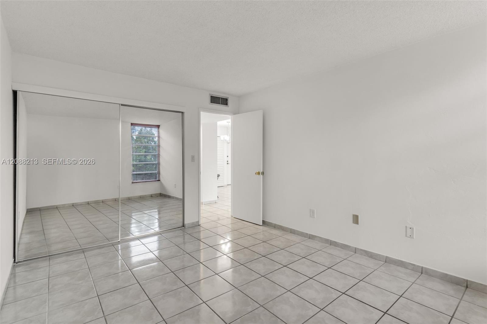 210 Fontainebleau Boulevard