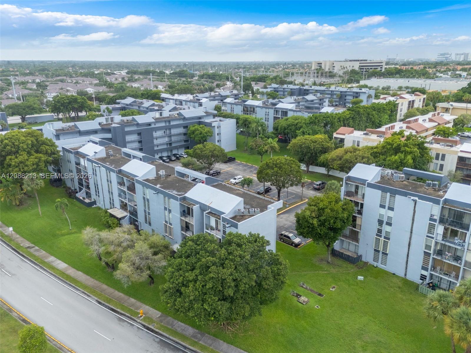 210 Fontainebleau Boulevard