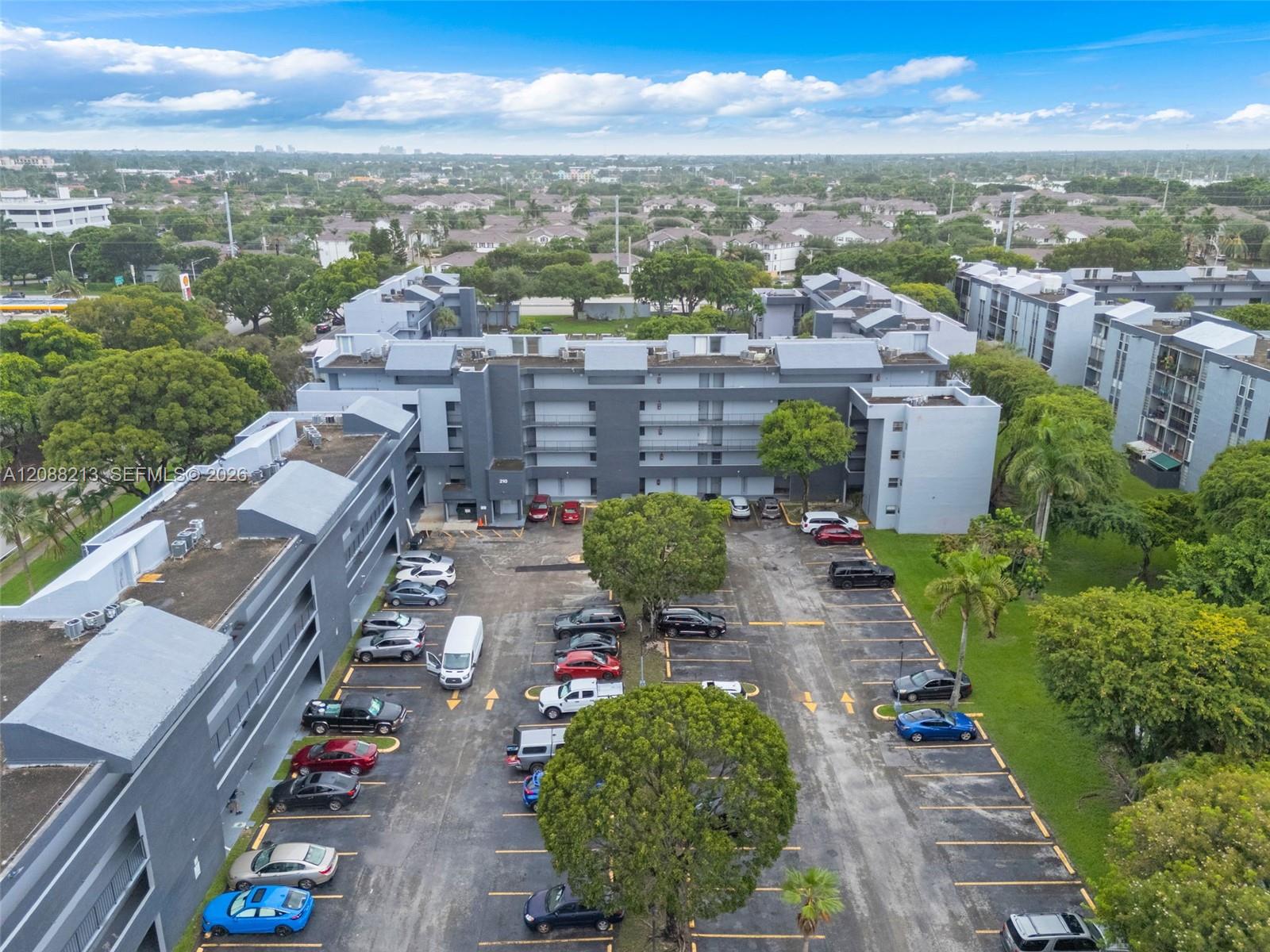 210 Fontainebleau Boulevard