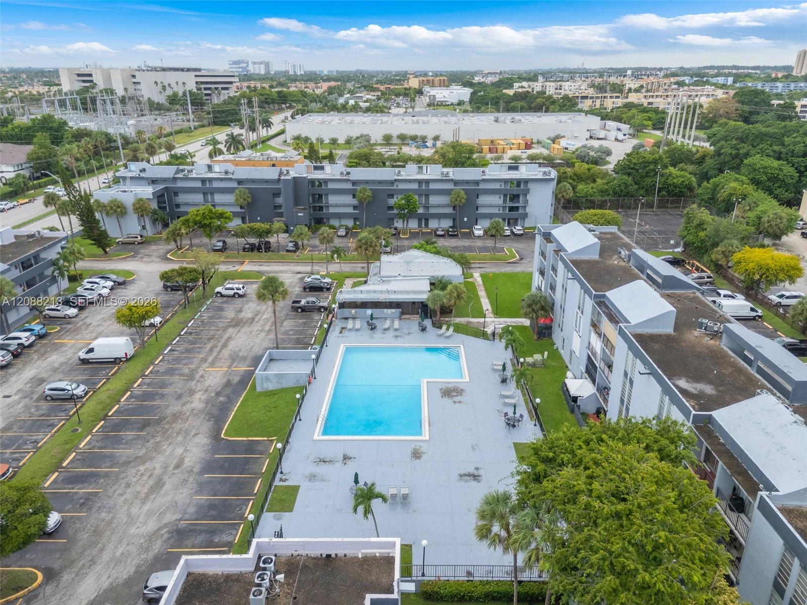 210 Fontainebleau Boulevard