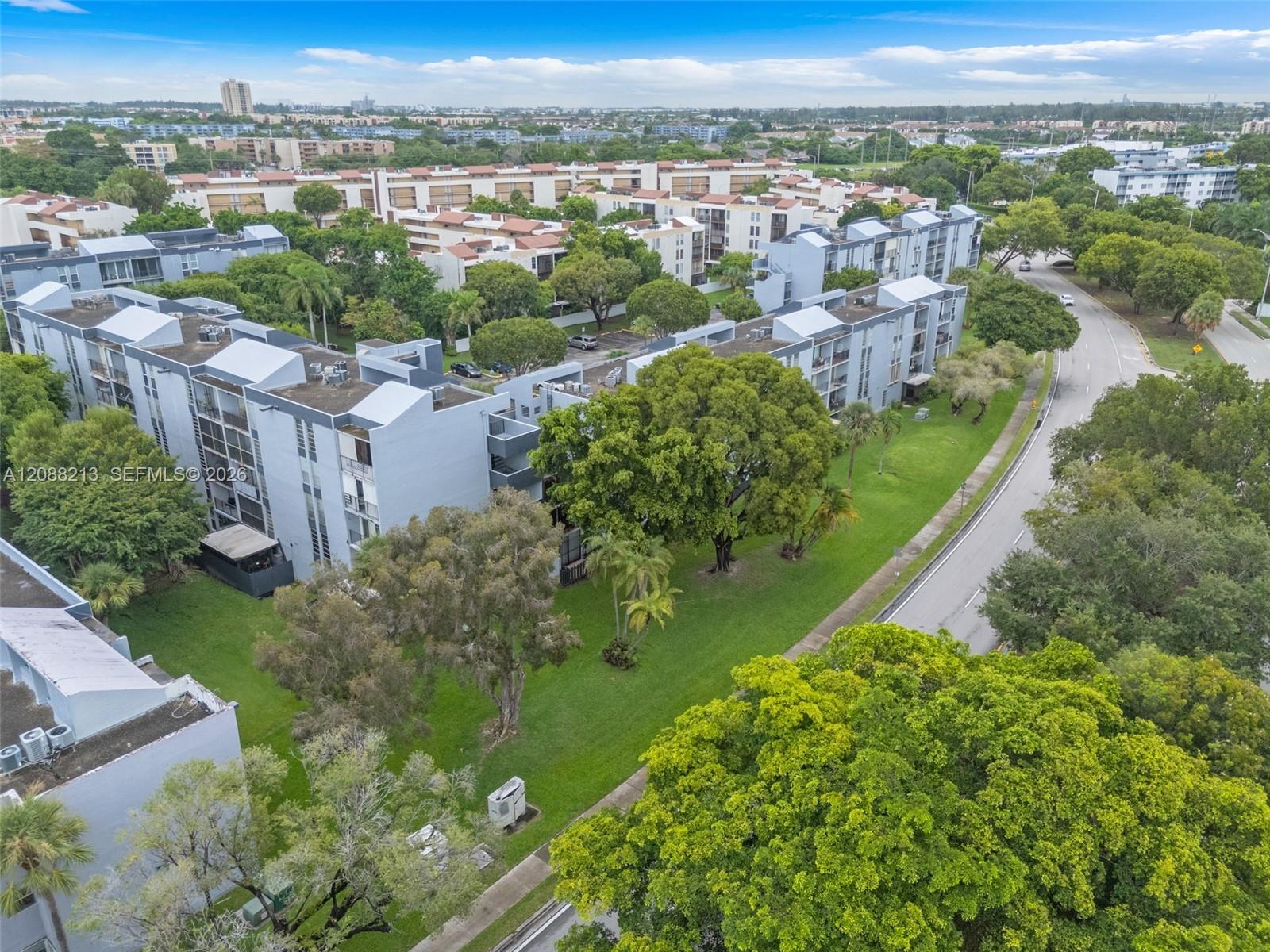 210 Fontainebleau Boulevard