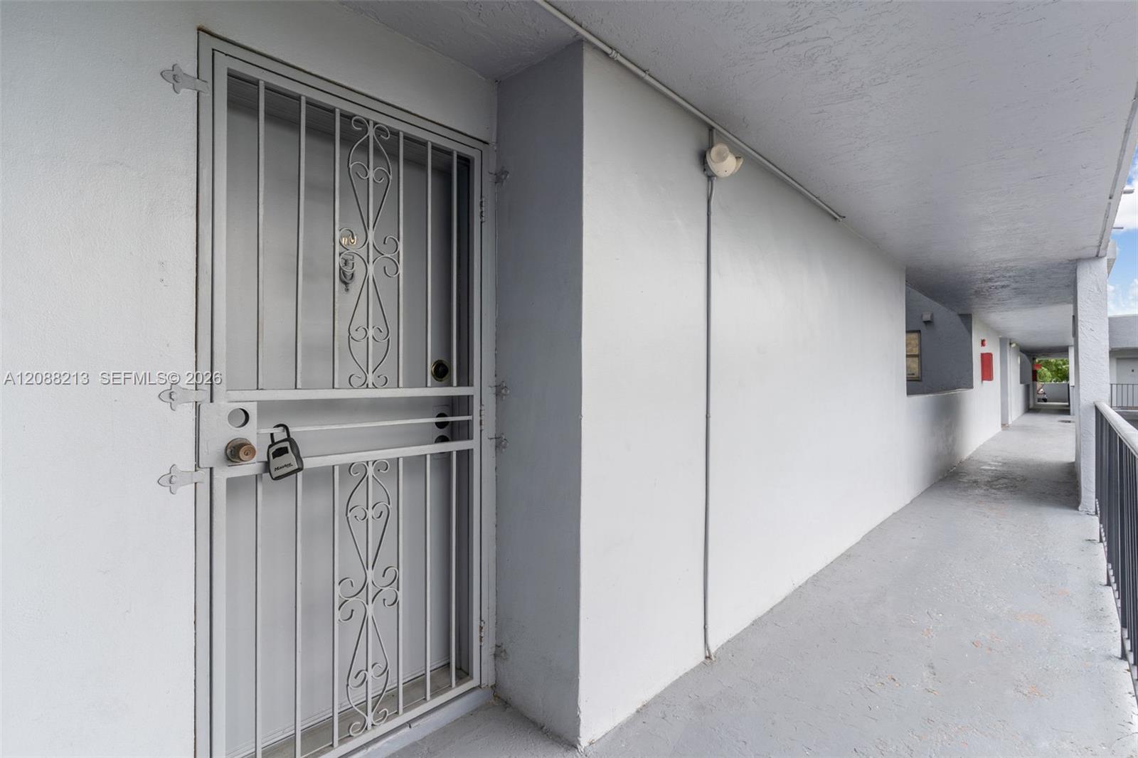 210 Fontainebleau Boulevard