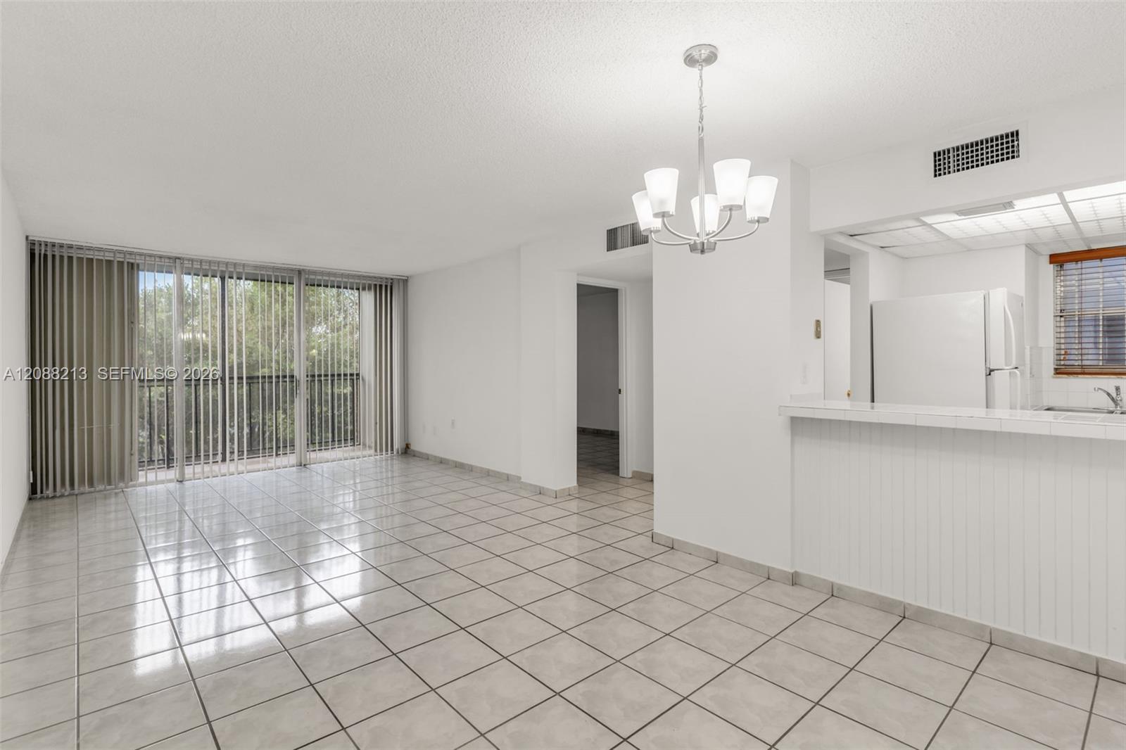 210 Fontainebleau Boulevard