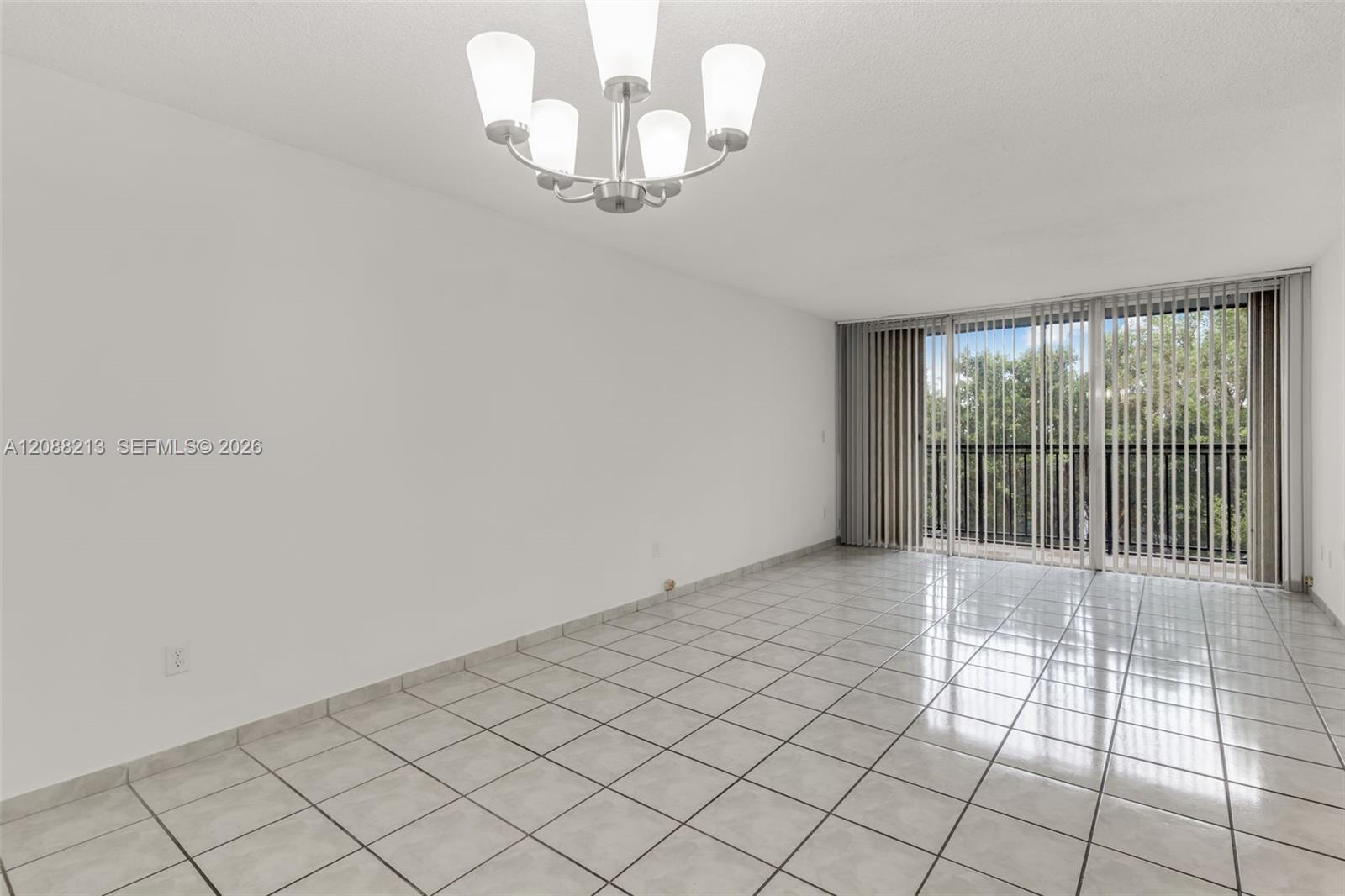 210 Fontainebleau Boulevard