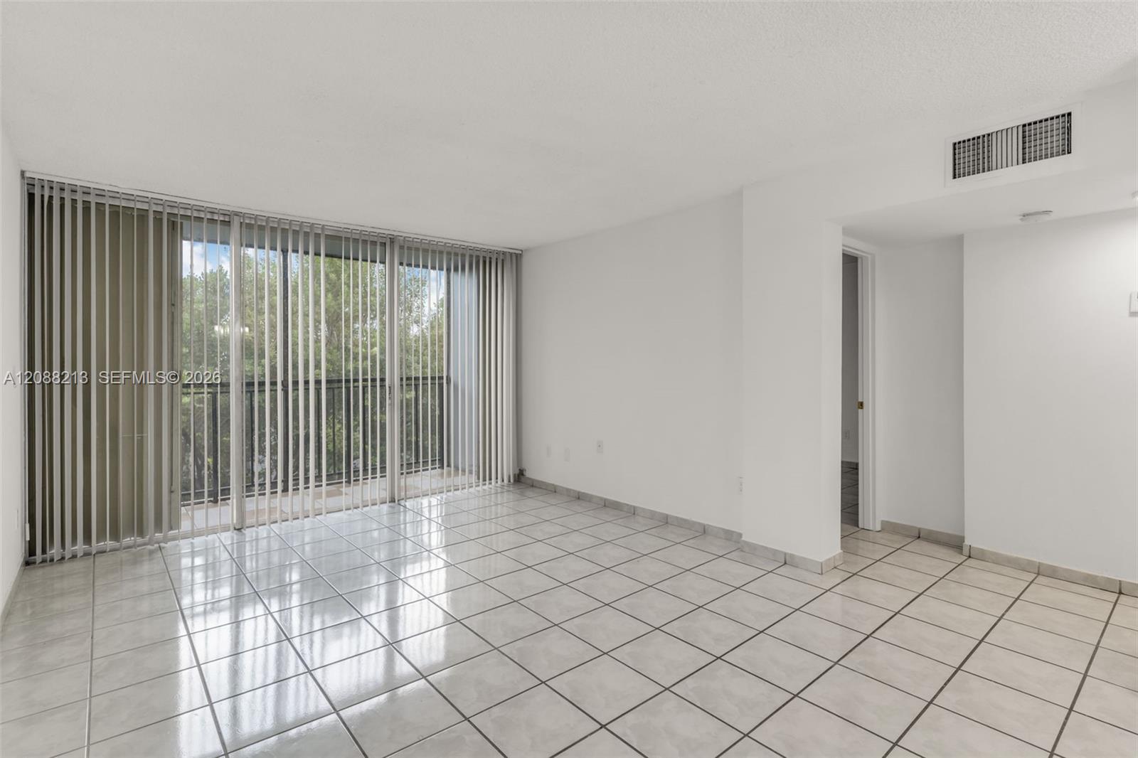 210 Fontainebleau Boulevard