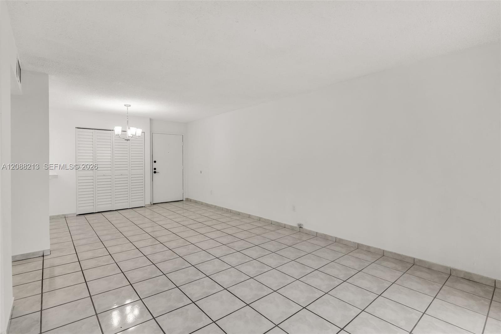 210 Fontainebleau Boulevard