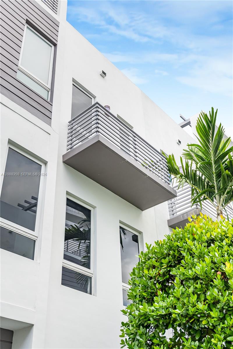 9165 NW 33rd Street