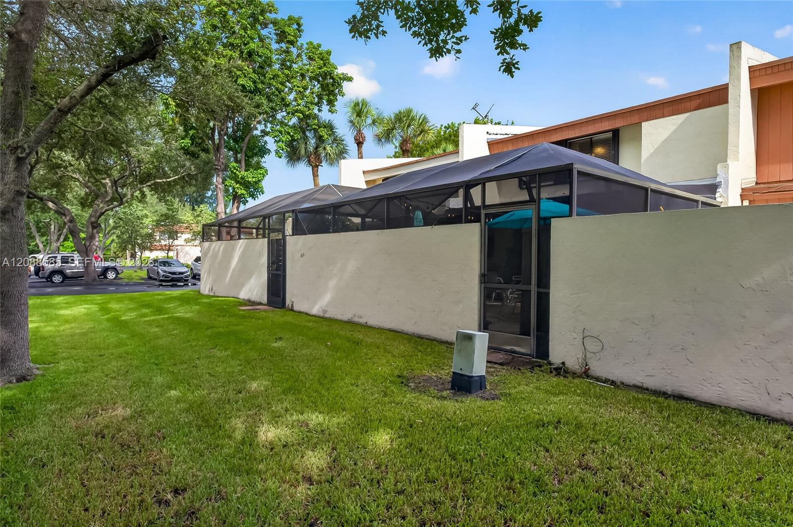 10656 SW 76th Terrace