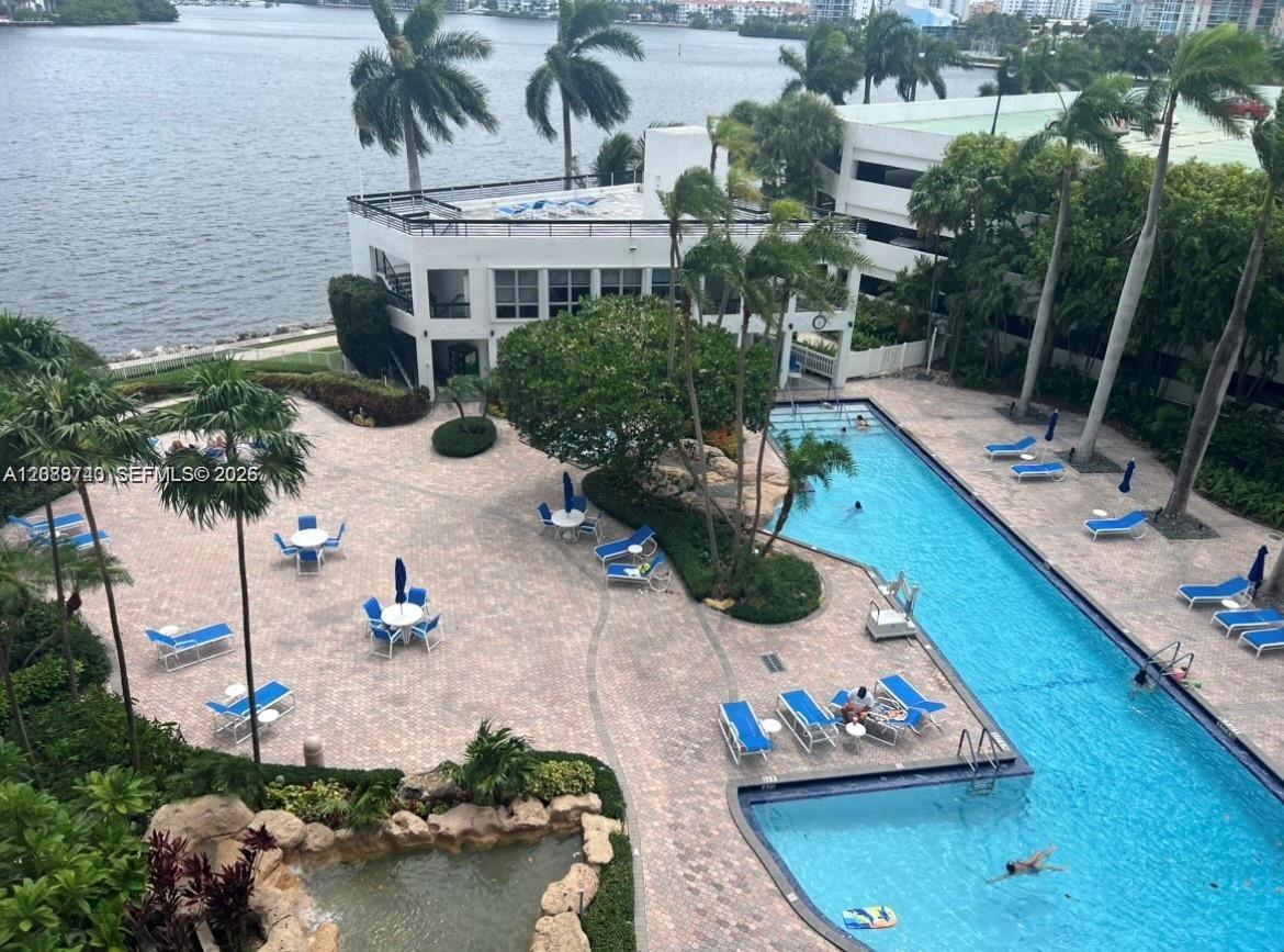 3600 Mystic Pointe Drive