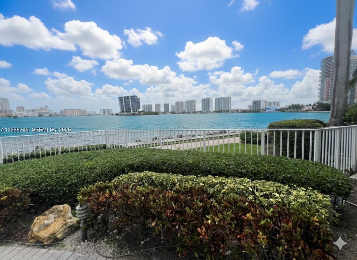 3600 Mystic Pointe Drive