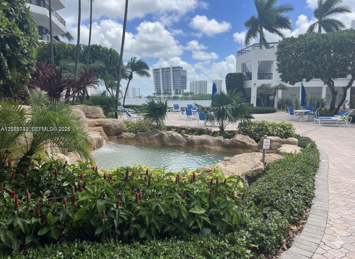 3600 Mystic Pointe Drive