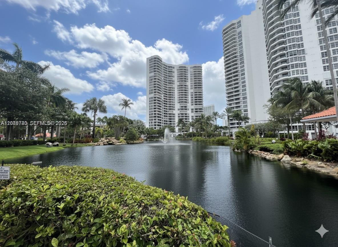 3600 Mystic Pointe Drive