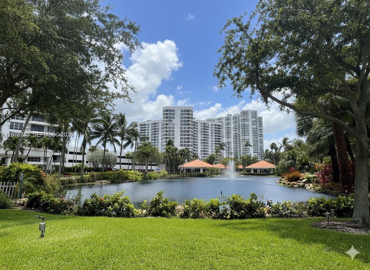 3600 Mystic Pointe Drive