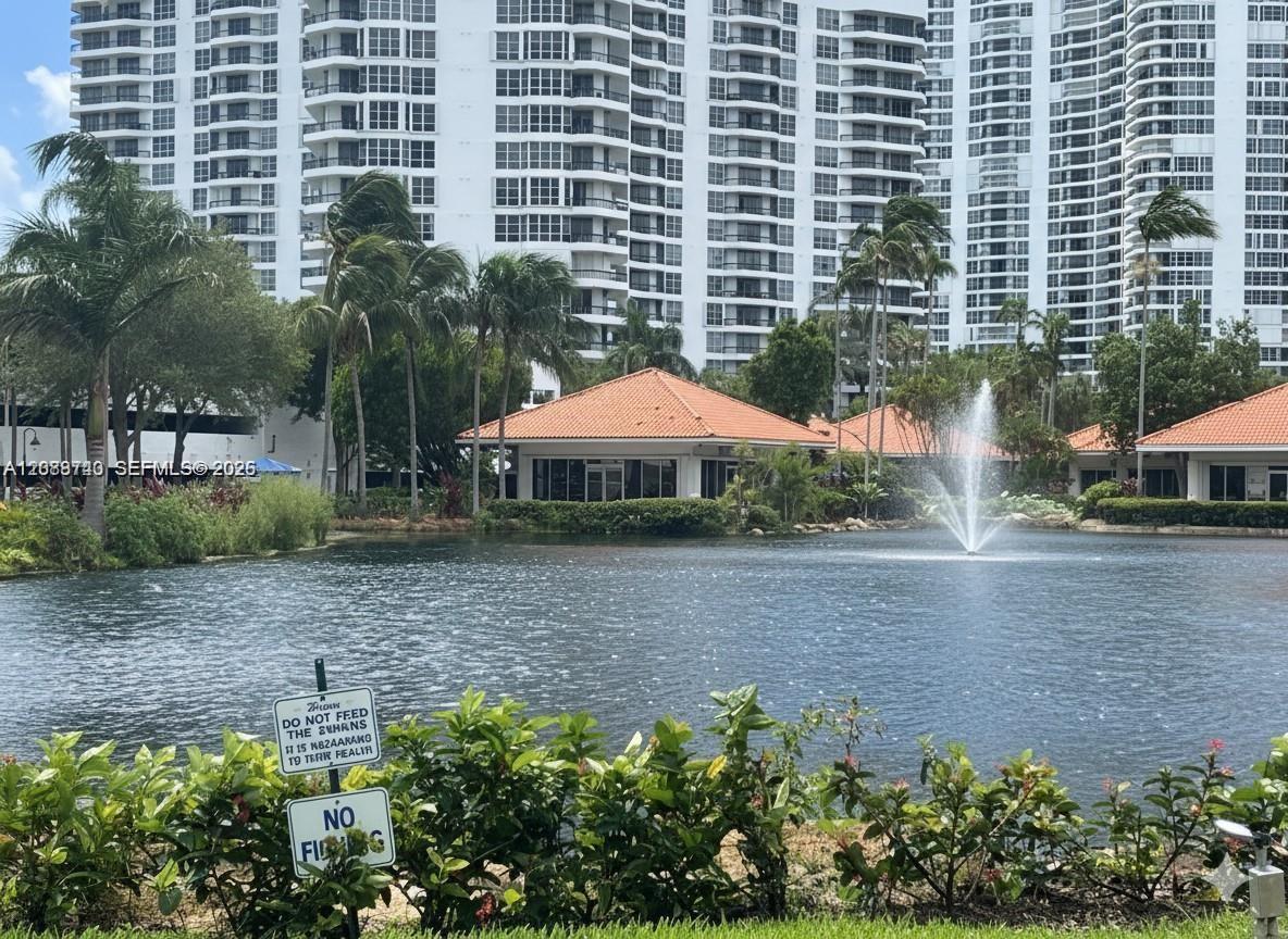 3600 Mystic Pointe Drive