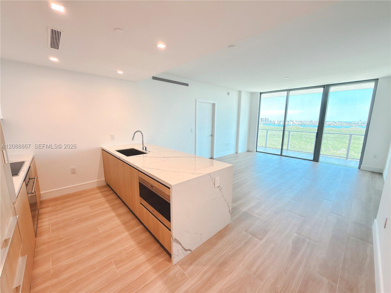 2411 Laguna Circle