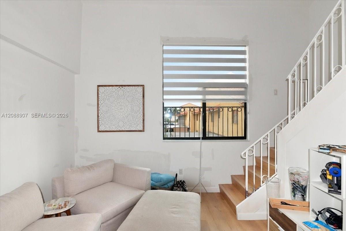 2745 W 62