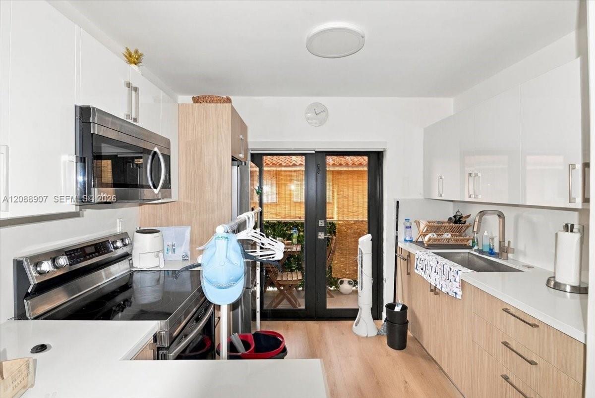 2745 W 62