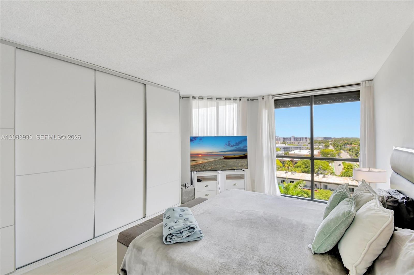 2000 Island Boulevard