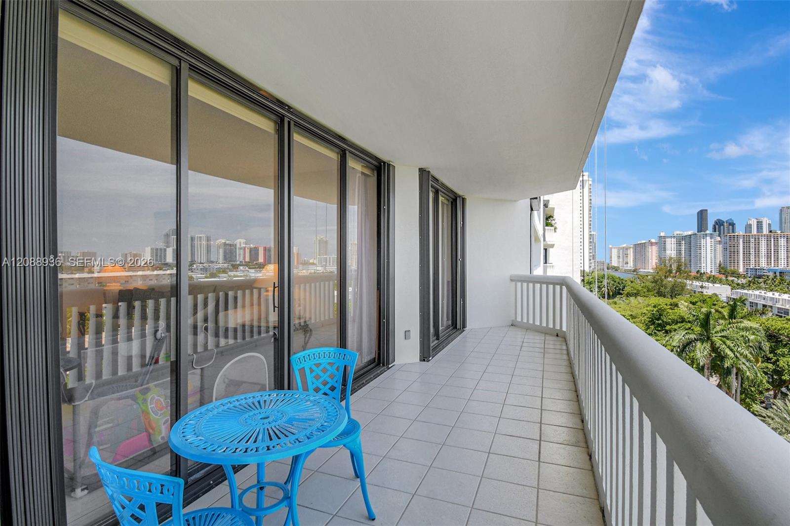 2000 Island Boulevard