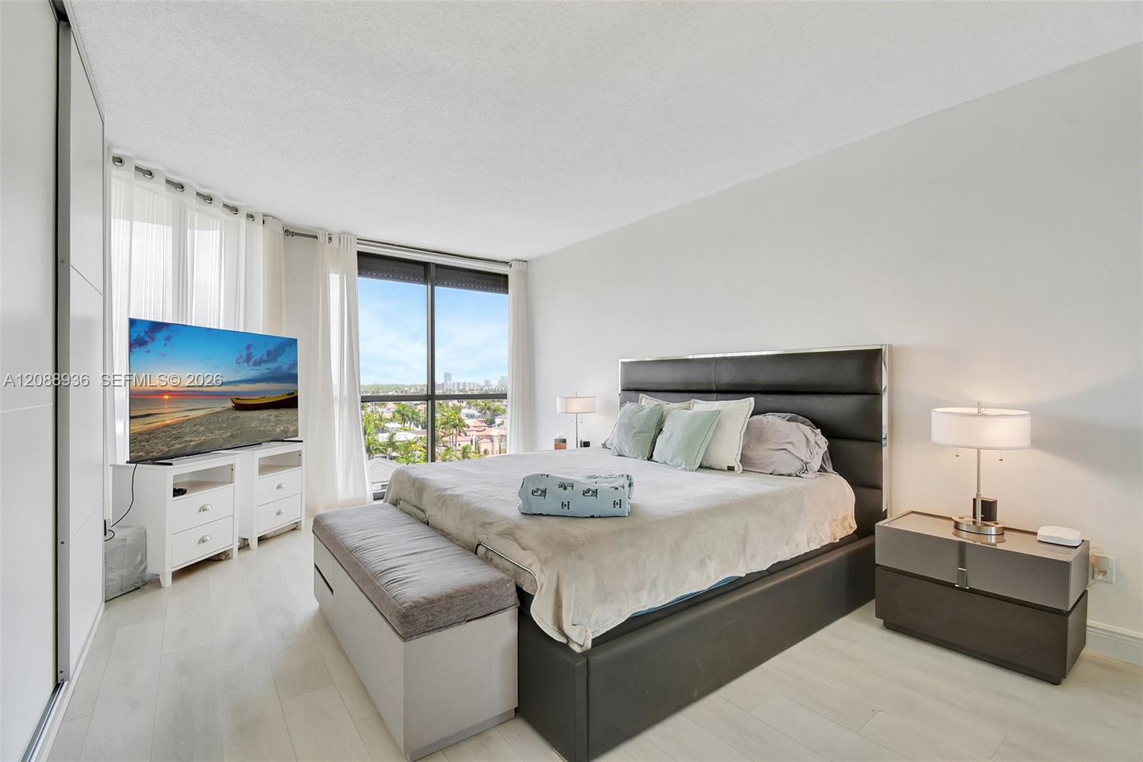 2000 Island Boulevard
