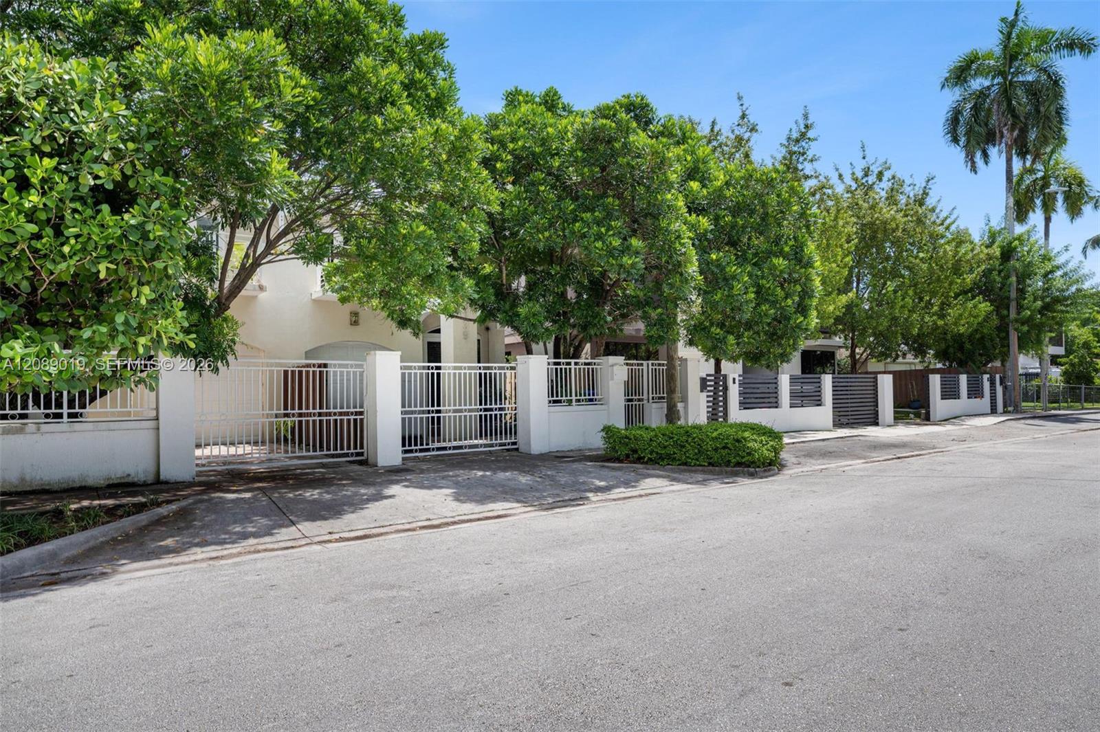 3139 Hibiscus Street