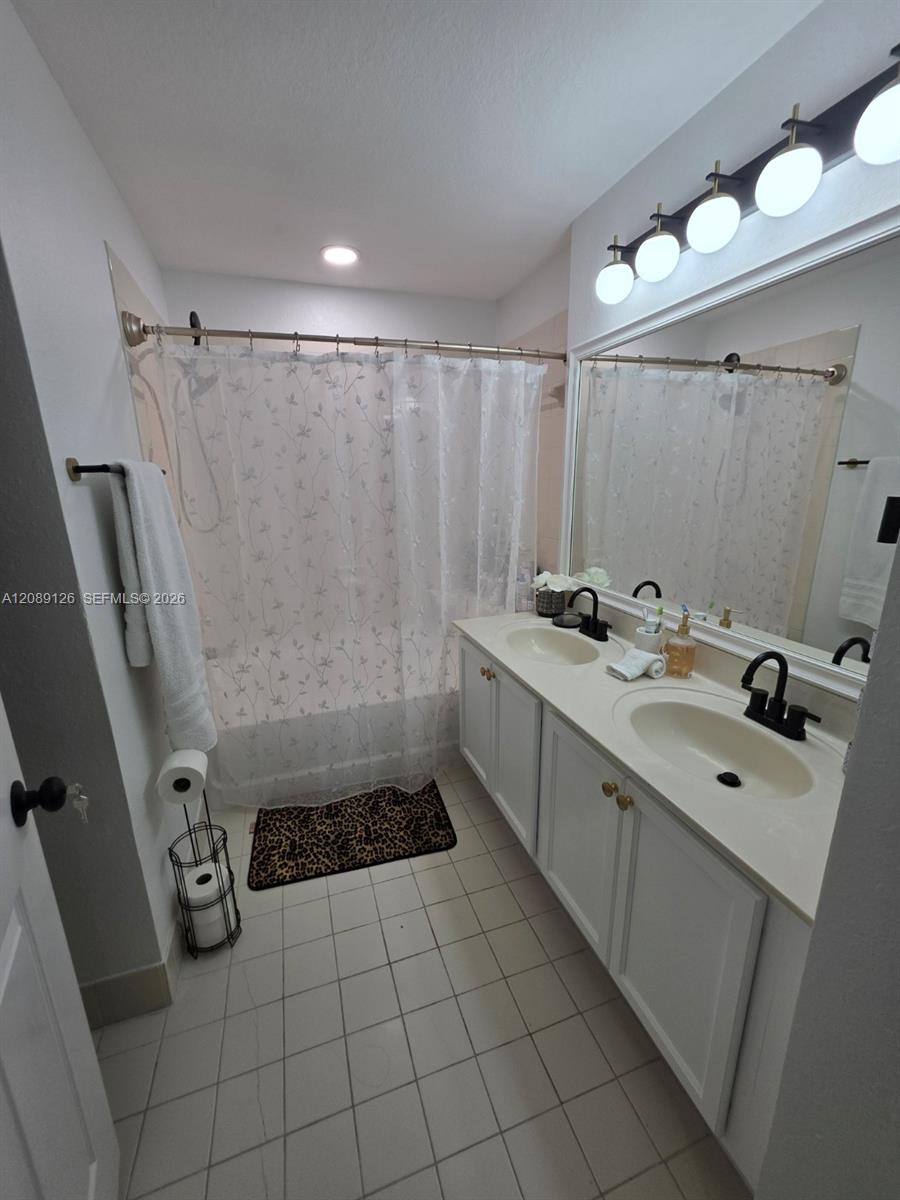 11403 NW 89th Street