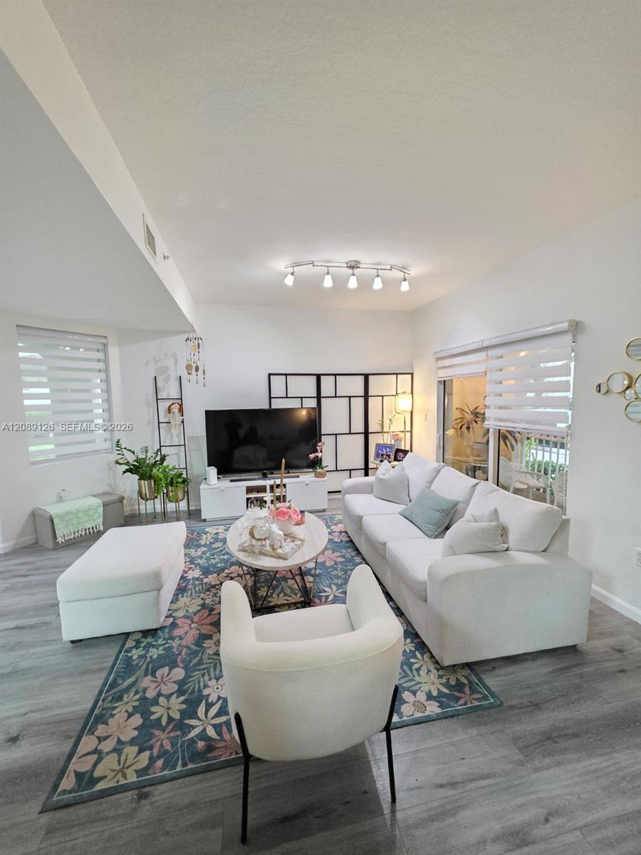 11403 NW 89th Street