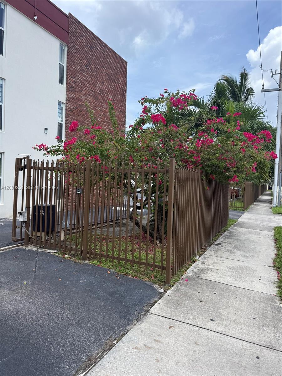 2385 NW 11th Street