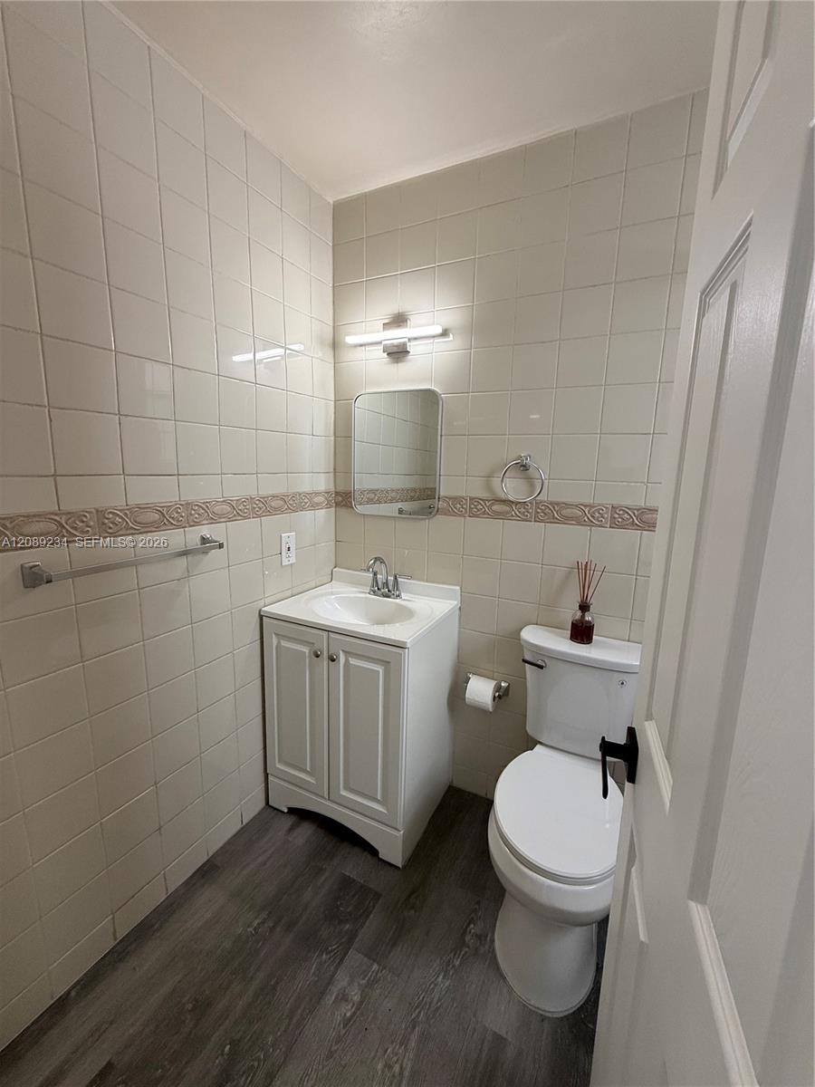 2385 NW 11th Street