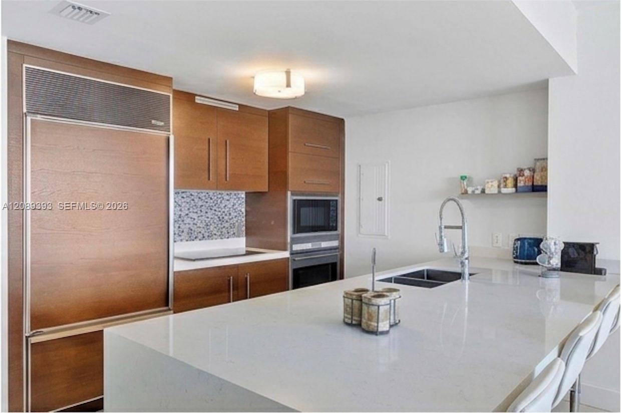 465 Brickell Avenue gallery image #2