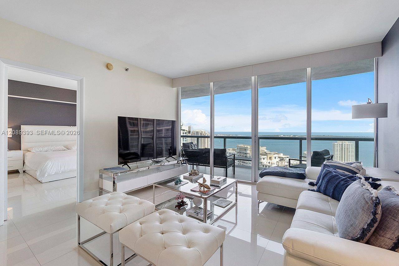 465 Brickell Avenue gallery image #3