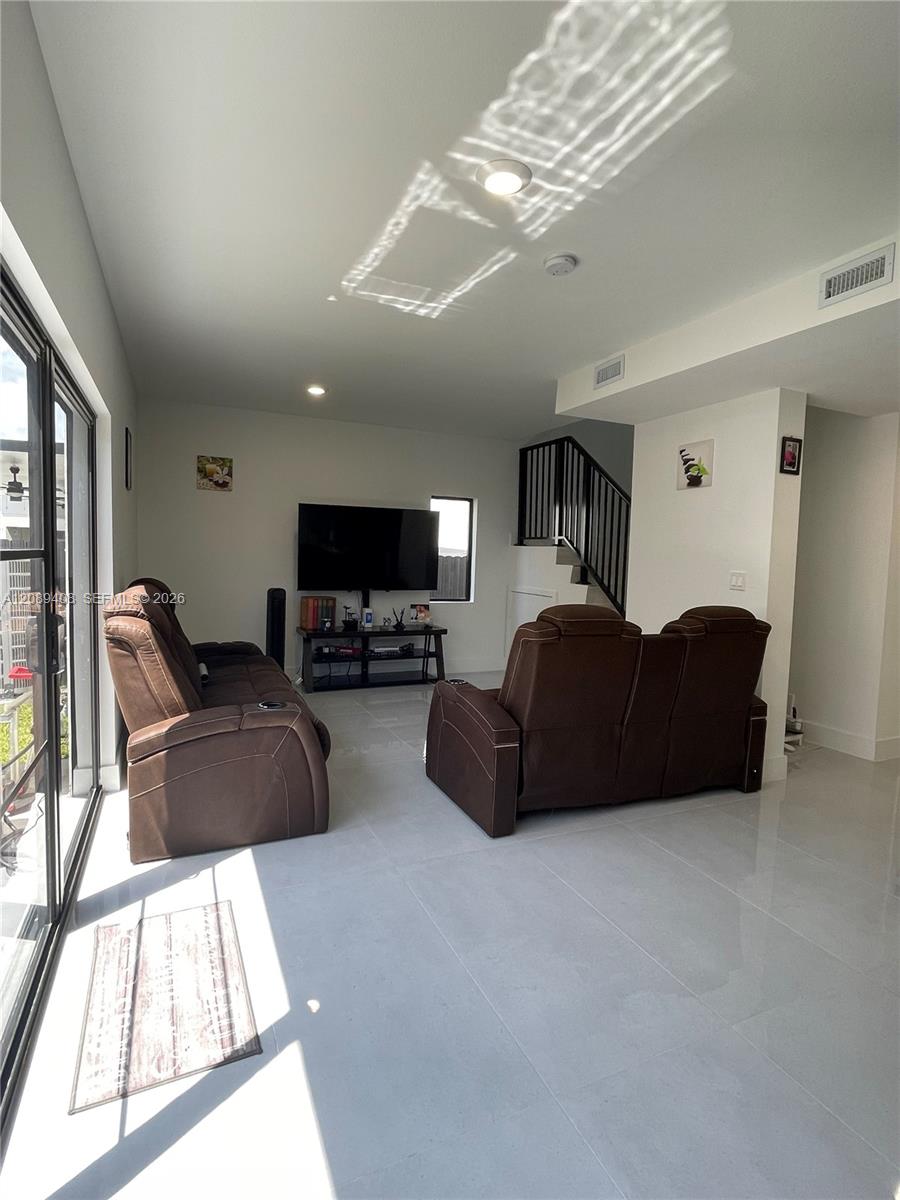 1384 NW 2nd Terrace