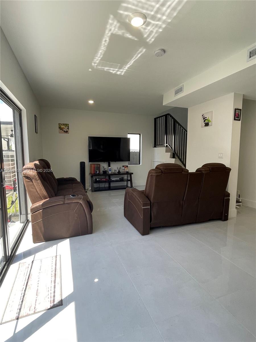 1384 NW 2nd Terrace