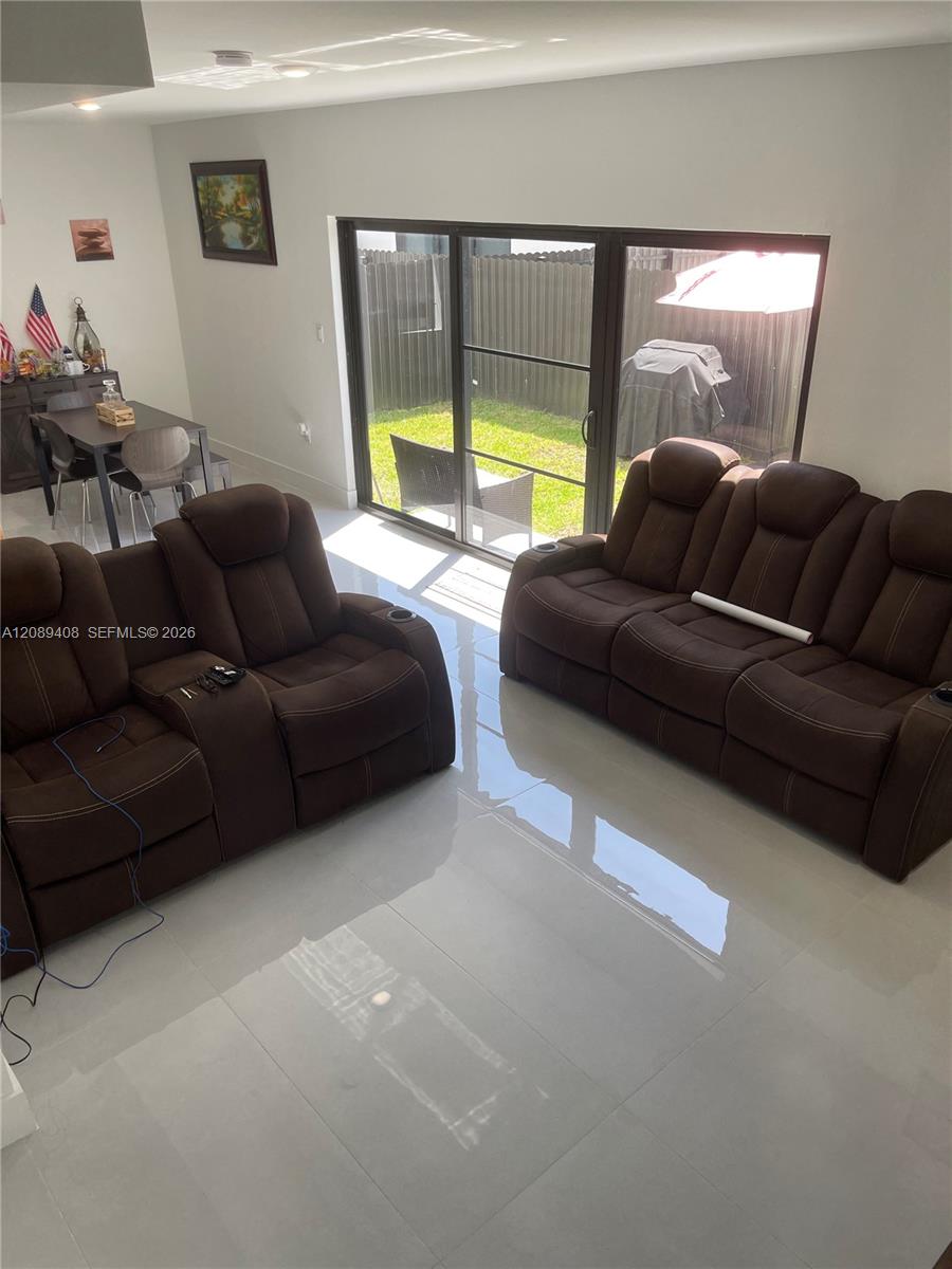 1384 NW 2nd Terrace