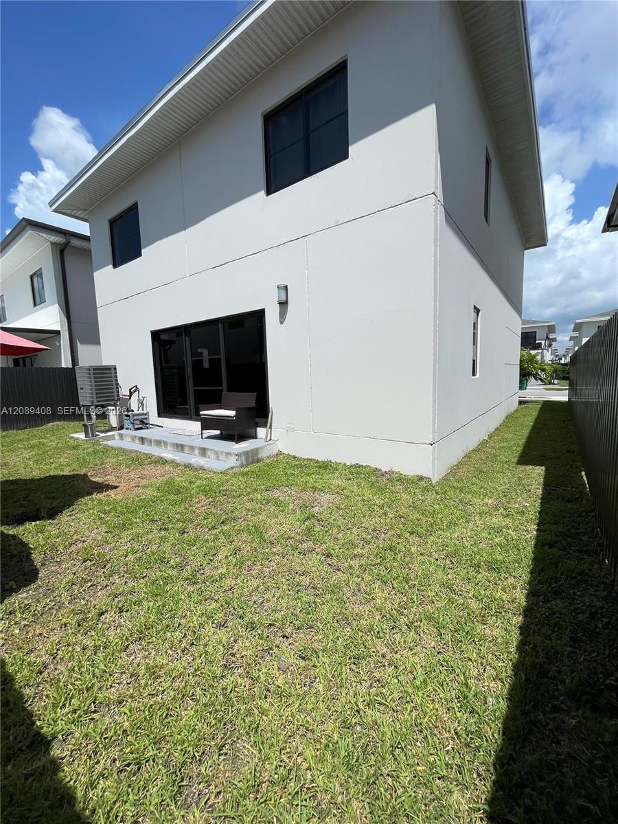 1384 NW 2nd Terrace