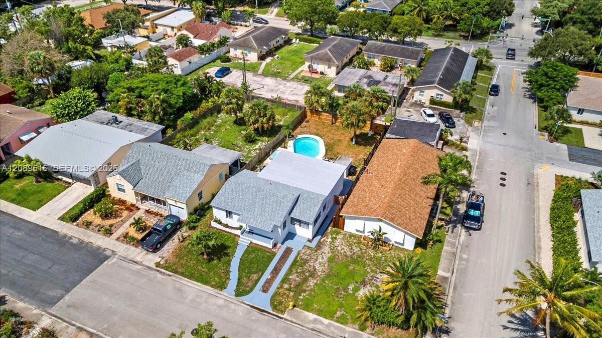 1227 N Ocean Breeze
