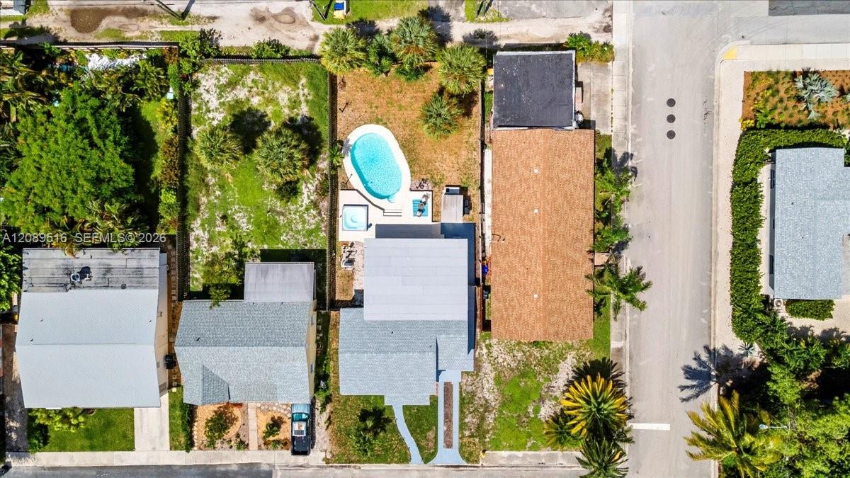 1227 N Ocean Breeze