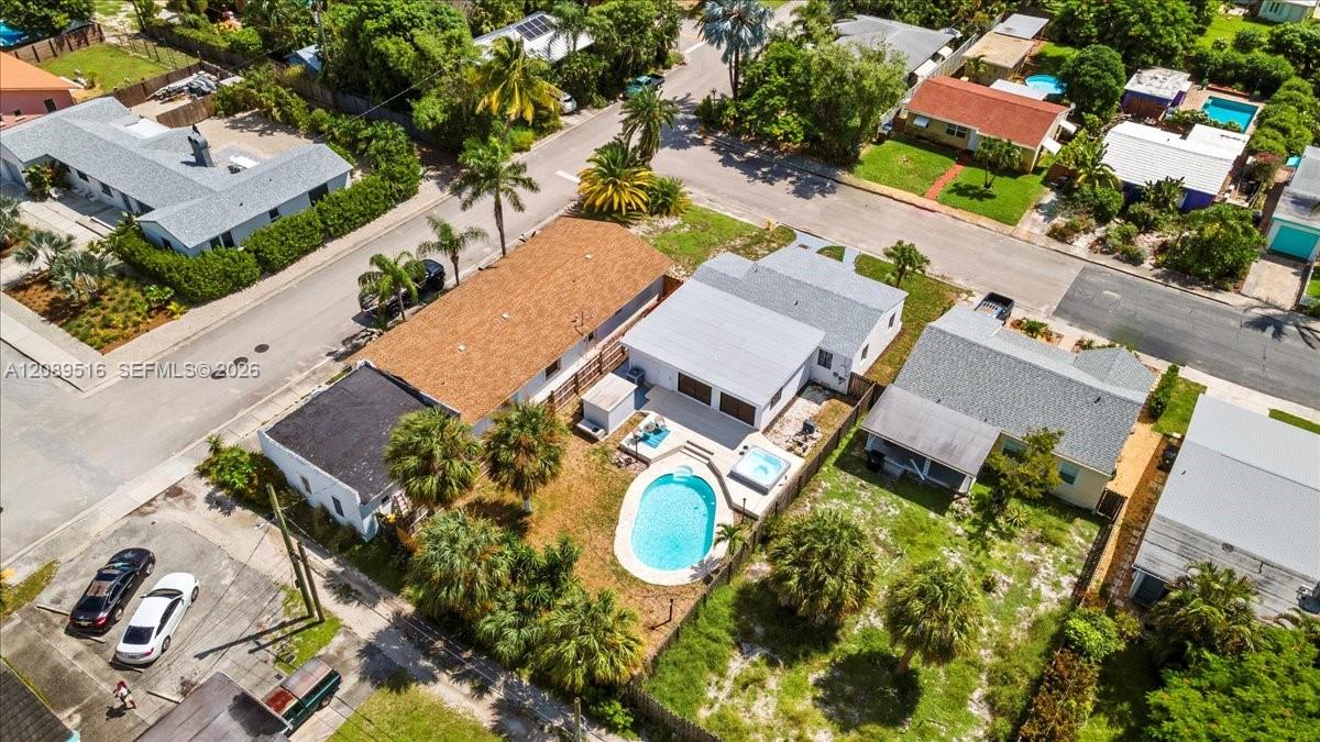 1227 N Ocean Breeze